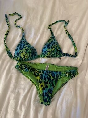 New Matching Swimsuit Set
